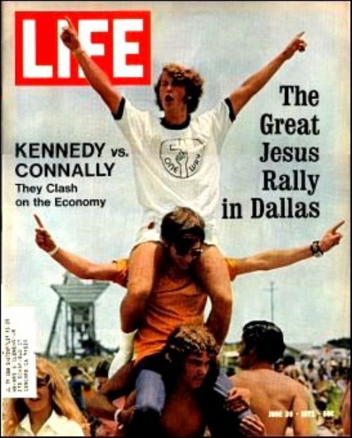 La revista Life dedicó una portada el año 72 al festival cristiano donde actuó Kris Kristofferson con Johnny Cash