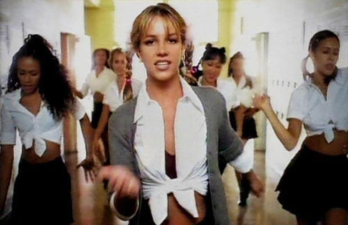 Con 17 años Britney Spears estaba entre las 25 personas que más dinero habían ganado por un disco y era nominada a dos Grammys 