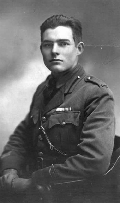 Hemingway se marcha voluntario a Italia con la Cruz Roja en la primera guerra mundial