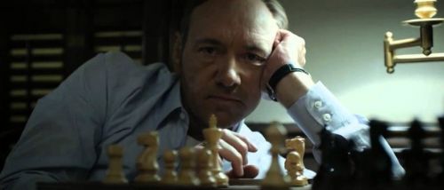 Como en el ajedrez, su ventaja en esta jungla, es que ellos anticipan los movimientos de los otros jugadores.