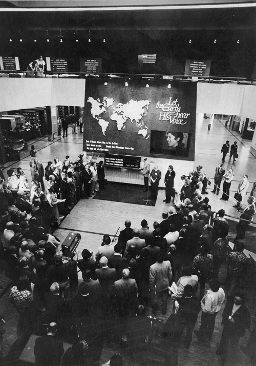 Tras el éxito de Berlí­n la organización de Billy Graham decide convocar un congreso en Lausana en 1974
