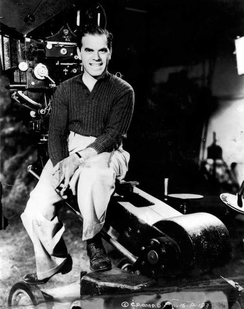 Frank Capra en particular era el director de cine más importante del mundo cuando planea hacer “Juan Nadie” o “Meet John Doe” (1941)