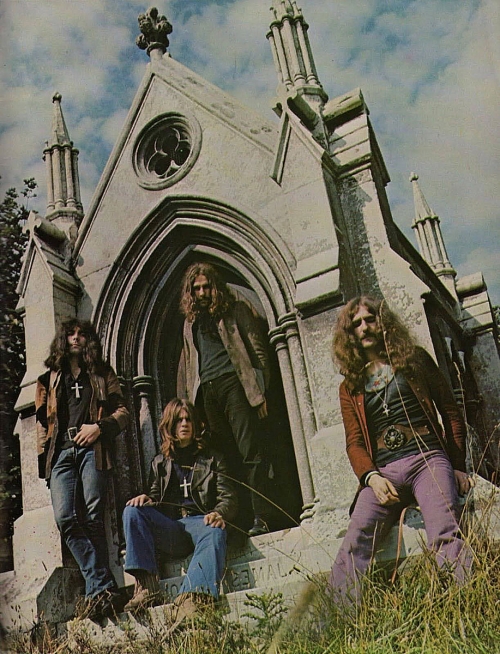 A semejanza de muchos otros hippies de su tiempo Black Sabbath entendía la espiritualidad siempre en los márgenes de la iglesia
