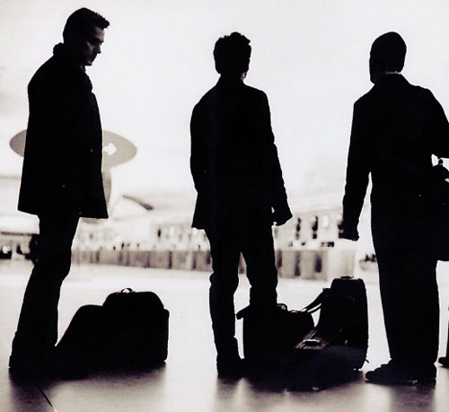 El disco que abr&iacute;a este nuevo milenio, All That You Can&prime;t Leave Behind anunciaba una vuelta a lo b&aacute;sico